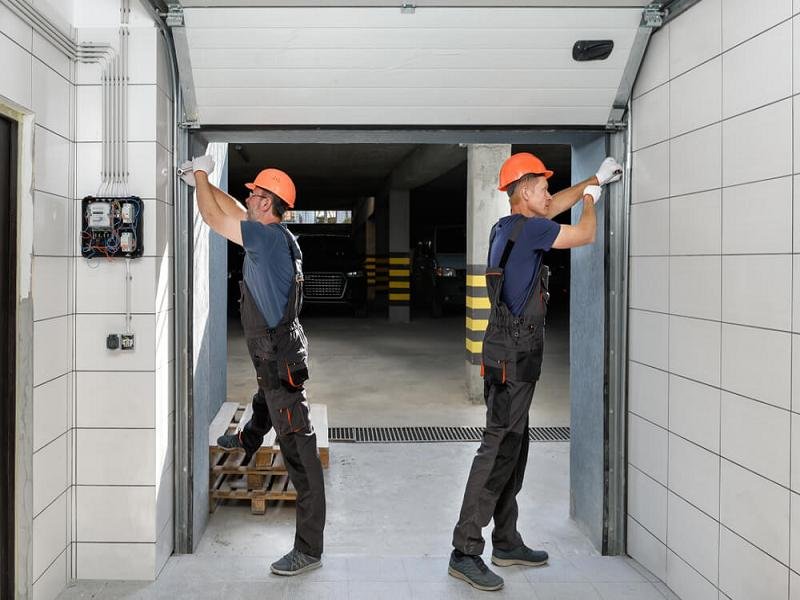 Major Garage Door Service Companies and Manufacturers
